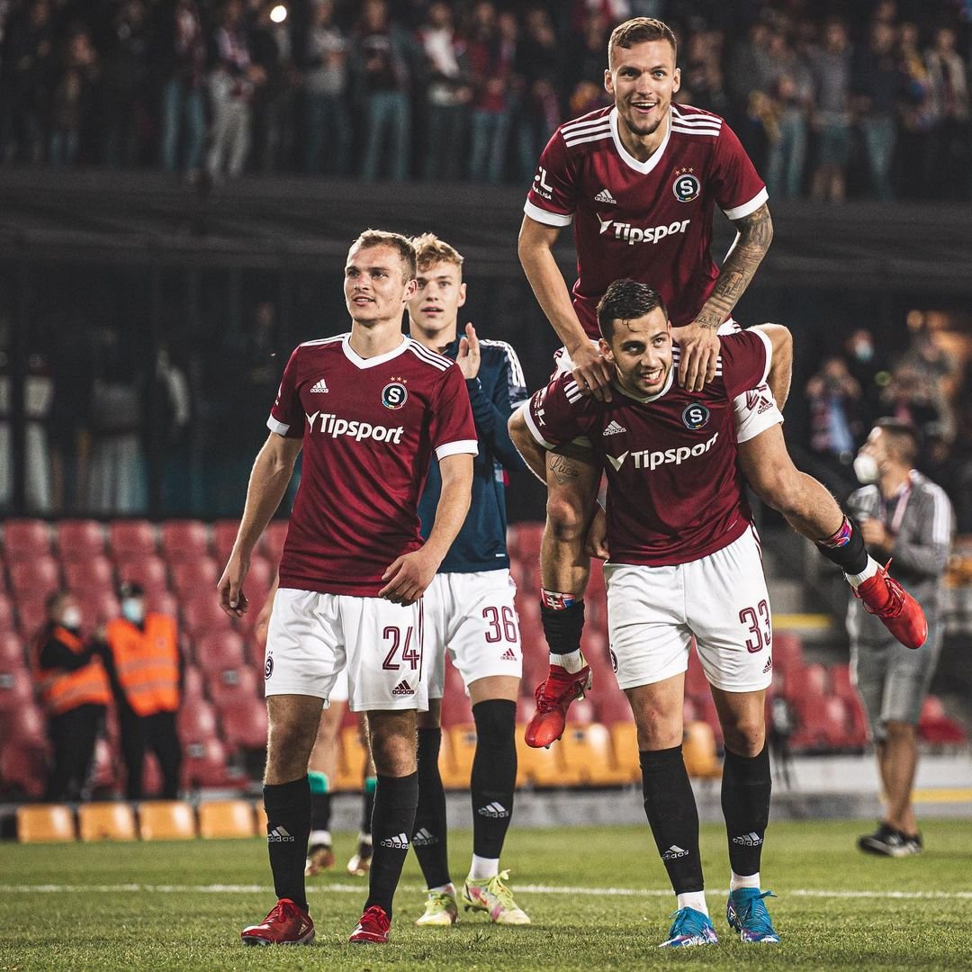 ⚽ GÓL SEZONY | Celý ročník jste vybírali nejlepší branky měsíce. Teď je na vás, abyste zvolili ten vůbec nejkrásnější gól sezony.

Na výběr máte 5️⃣ branek Hložka, 2️⃣ Haraslína a Peška a 1️⃣ Karabce.

?️ Hlasujte na webu do pondělního poledne. #acsparta